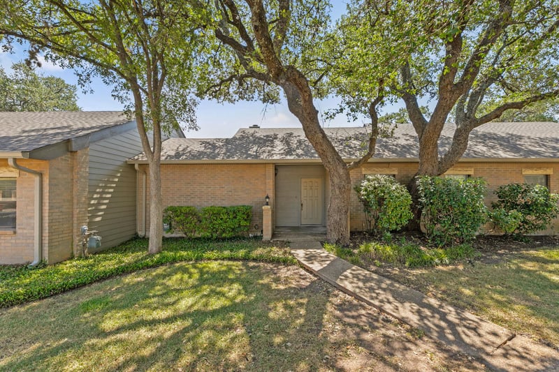 Virtual tour of 5737 N Scout Island CIR