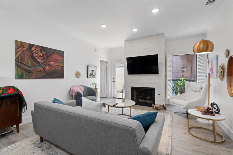 Virtual tour of 5745 N Scout Island CIR
