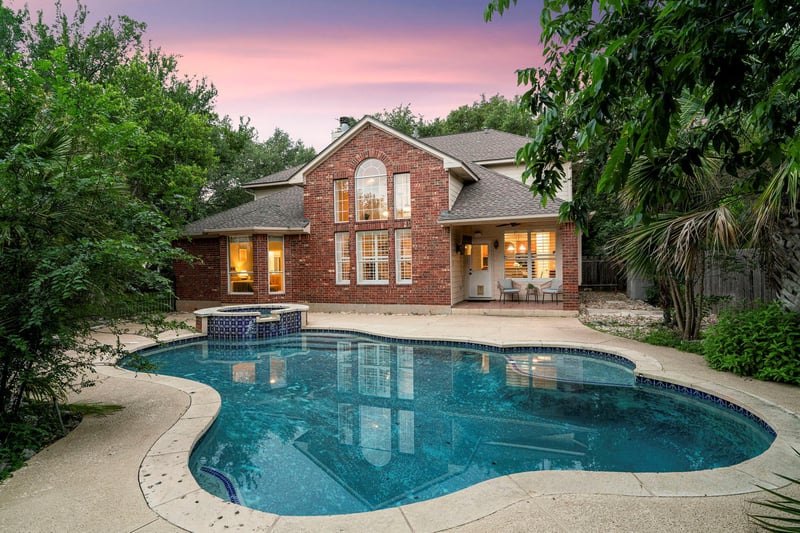 Virtual tour of 5800 Anselm CT
