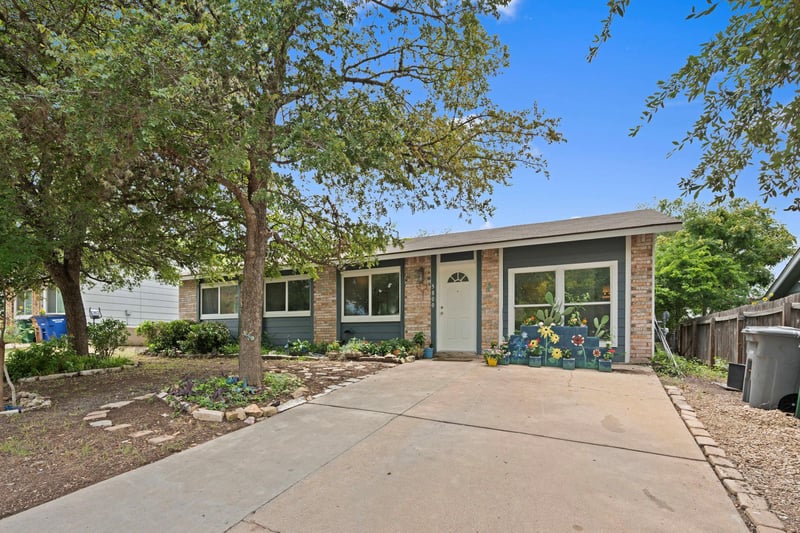 Virtual tour of 5800 Breezewood DR