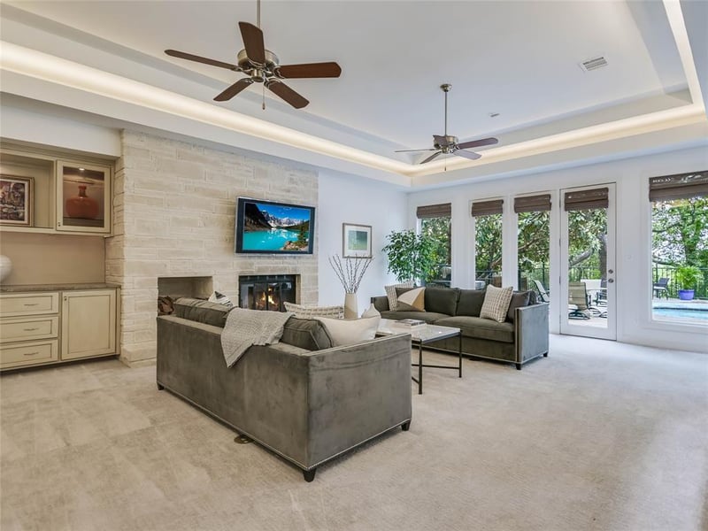 Virtual tour of 5802 Lookout Mountain DR