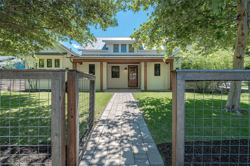 Virtual tour of 5805 Chesterfield Ave