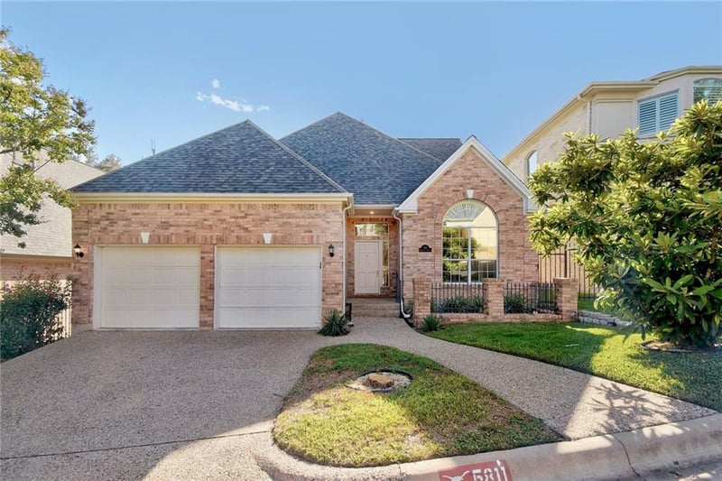 Virtual tour of 5811 Kentucky Derby