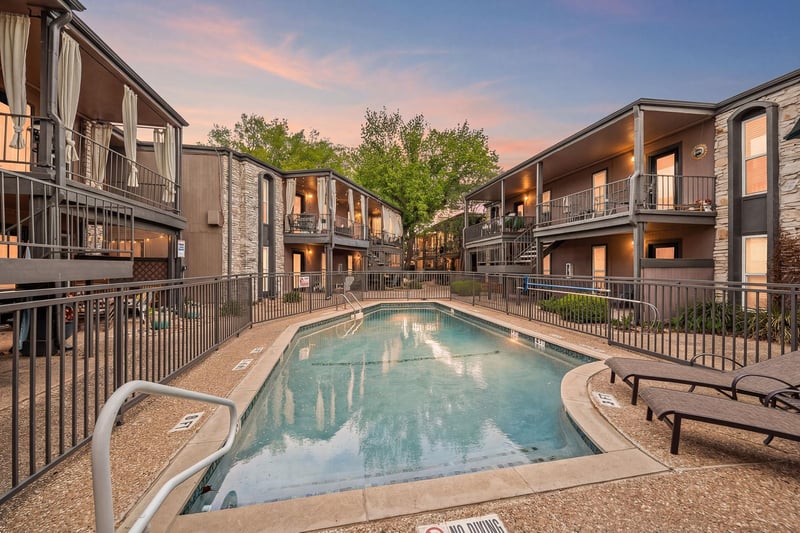 Virtual tour of 5820 Berkman DR Unit #119