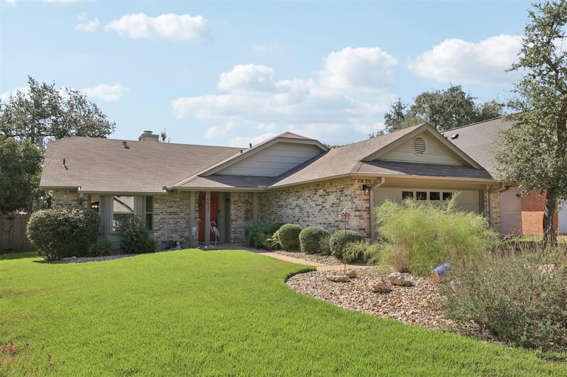 Virtual tour of 5831 Secrest Dr