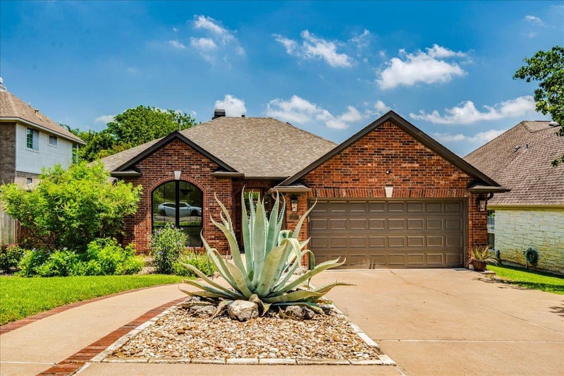 Virtual tour of 5840 Back Bay LN