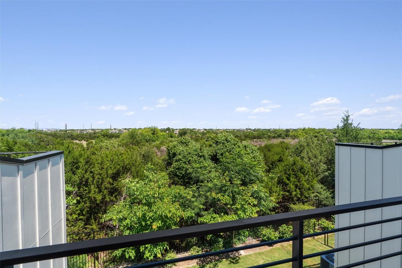 Virtual tour of 590 Old Mill RD Unit #153