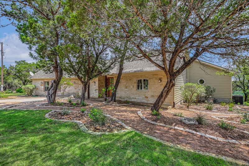 Virtual tour of 590 Rancho Grande Dr