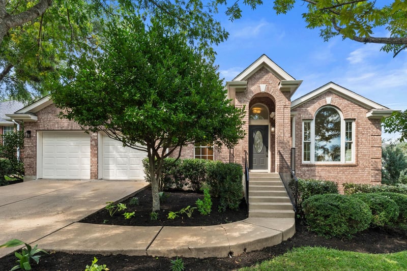Virtual tour of 5900 Savin Hill Ct