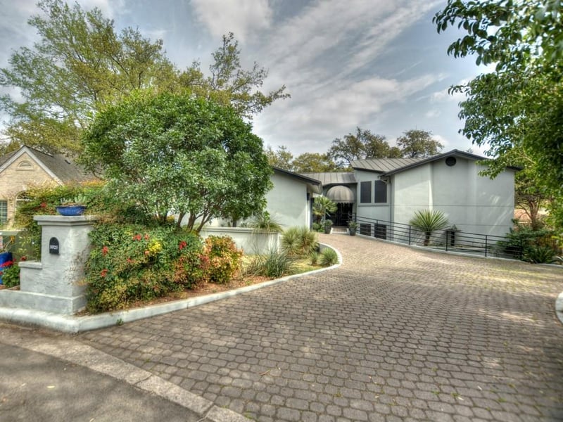 Virtual tour of 5903 Padre Cv