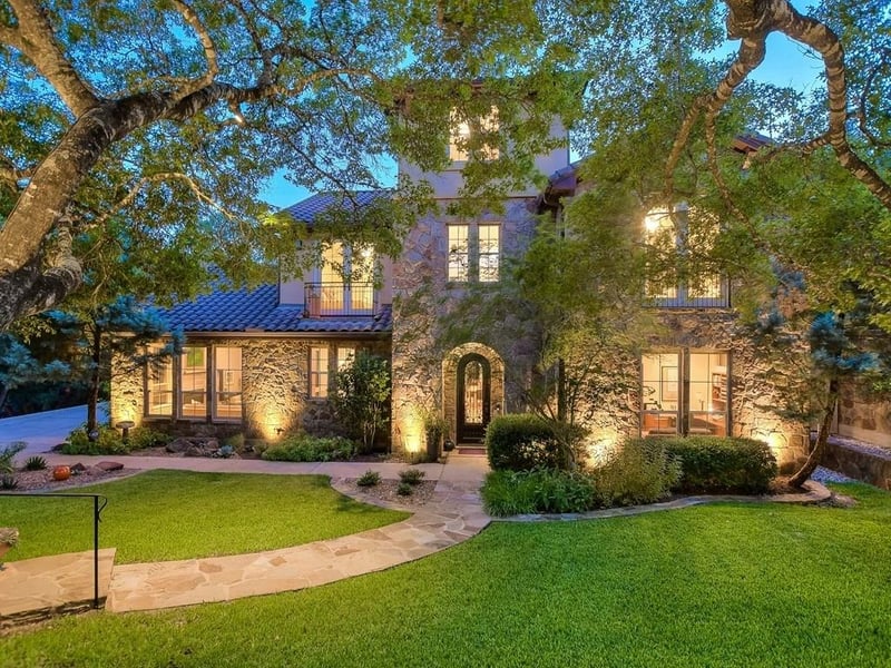 Virtual tour of 5906 Upvalley Run
