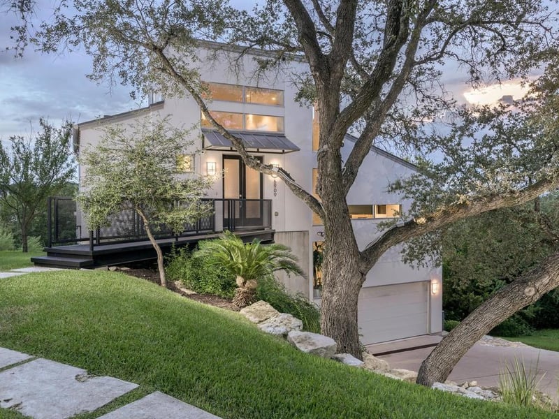 Virtual tour of 5909 Lookout Mountain Dr