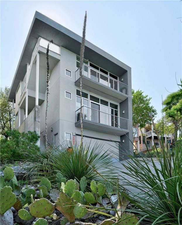 Virtual tour of 5909 N West Pl