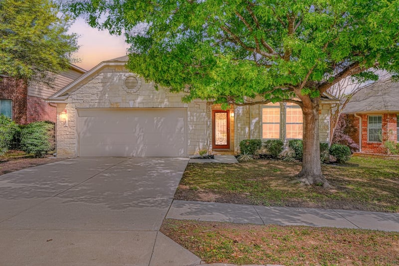 Virtual tour of 591 Middle Crk