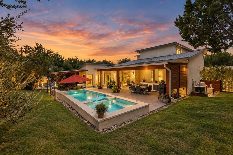 Virtual tour of 5910 Travis Woods Cv