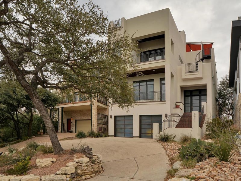 Virtual tour of 5911 N West Pl