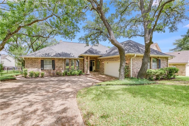 Virtual tour of 5913 Lookout Mountain DR