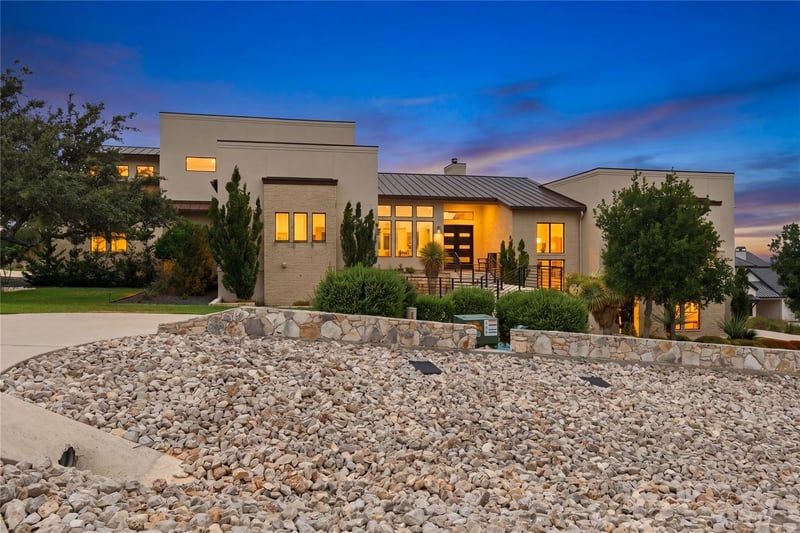 Virtual tour of 5913 Verden RDG