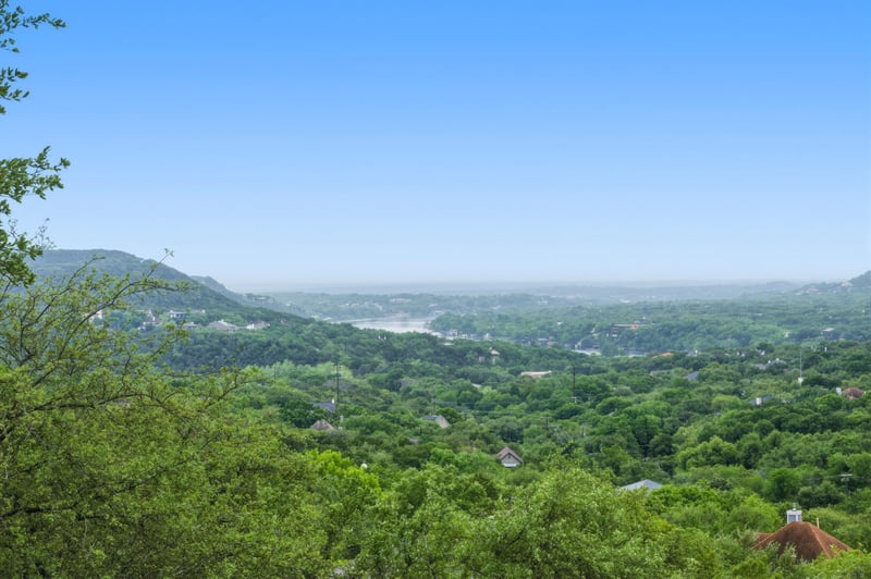 Virtual tour of 5918 Mountain Villa Dr