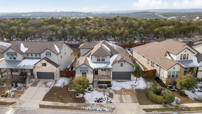 Virtual tour of 592 Dayridge Dr
