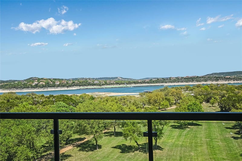 Virtual tour of 5921 Hiline RD Unit #2403