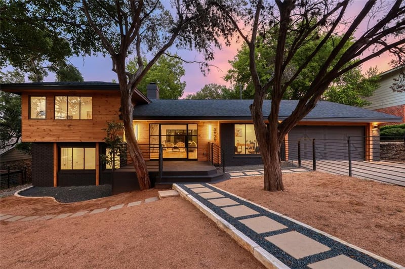 Virtual tour of 5929 Highland Hills Dr