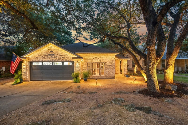 Virtual tour of 5935 Salcon Cliff DR