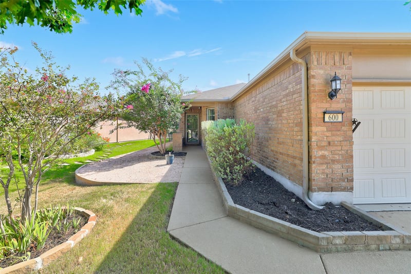 Virtual tour of 600 Salado Creek LN