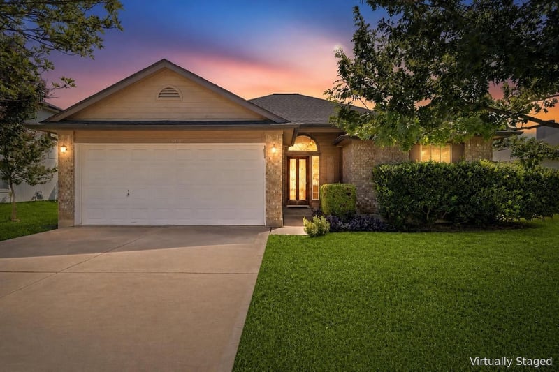 Virtual tour of 600 Sparkling Brook LN