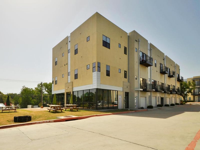 Virtual tour of 6000 S Congress Ave Unit #126