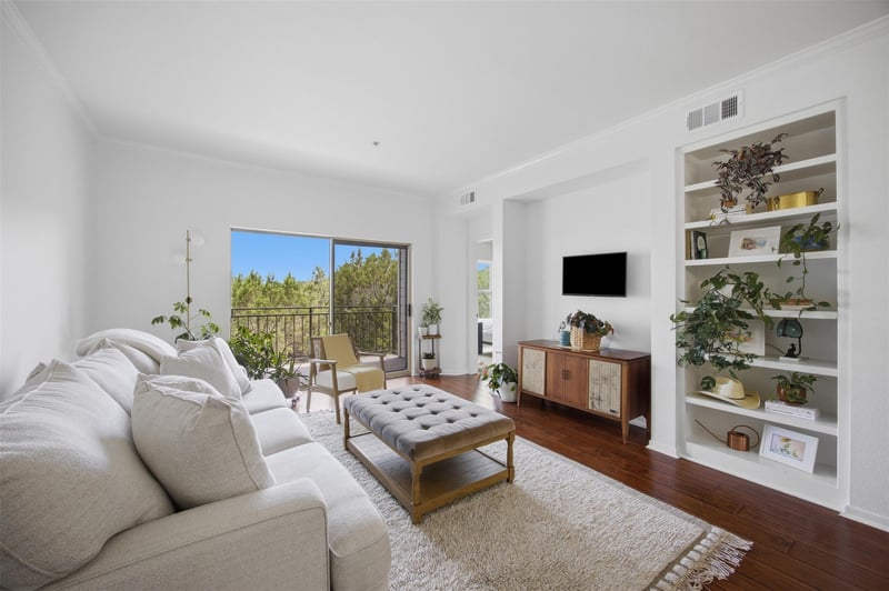 Virtual tour of 6000 Shepherd Mountain CV Unit #304