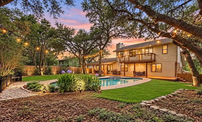 Virtual tour of 6002 Salton Dr
