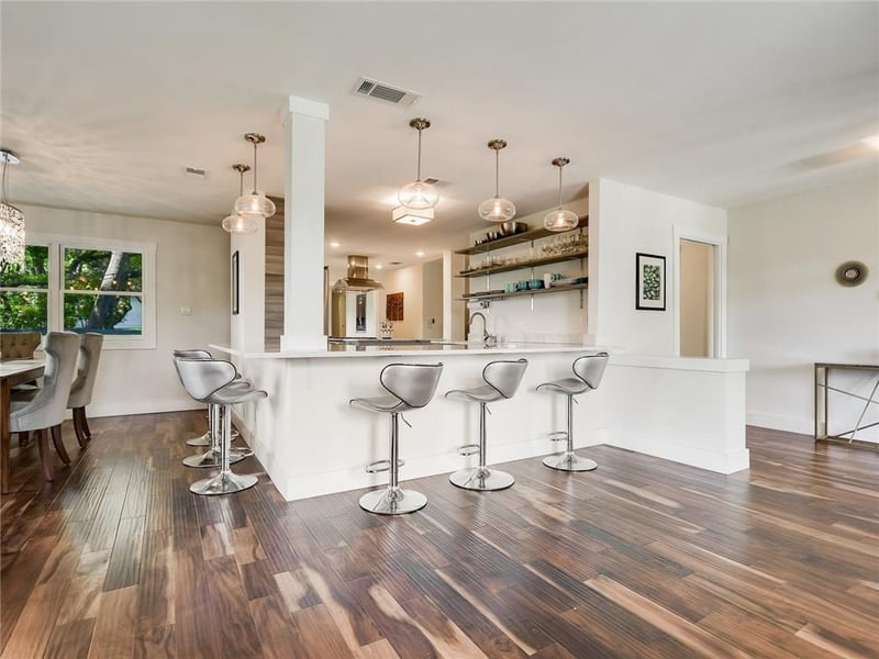 Virtual tour of 6004 Highland Hills Dr