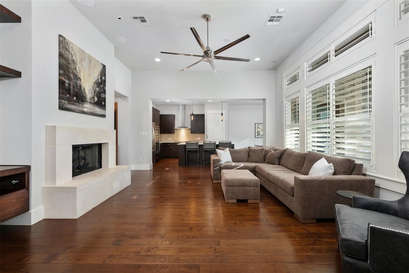 Virtual tour of 6009 Woodcrest DR