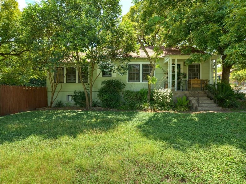 Virtual tour of 601 E Live Oak ST