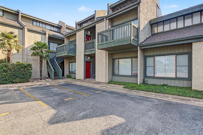 Virtual tour of 601 Nelray Blvd Unit #17