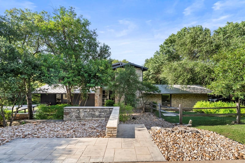 Virtual tour of 601 Westwood TER