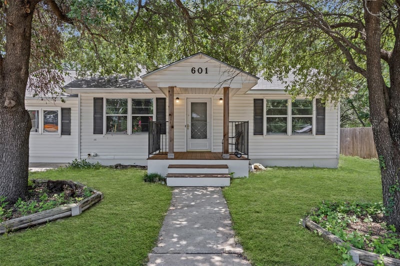 Virtual tour of 601 Zunker ST