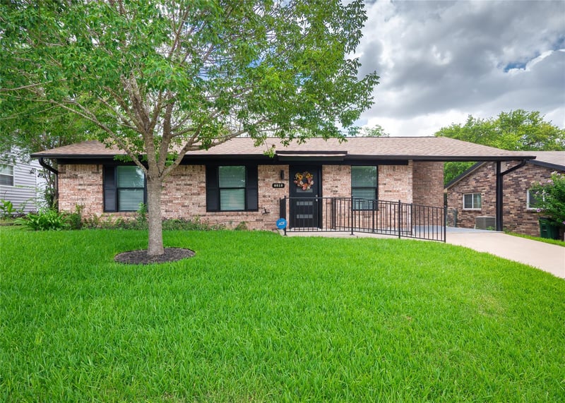 Virtual tour of 6010 Waycross DR