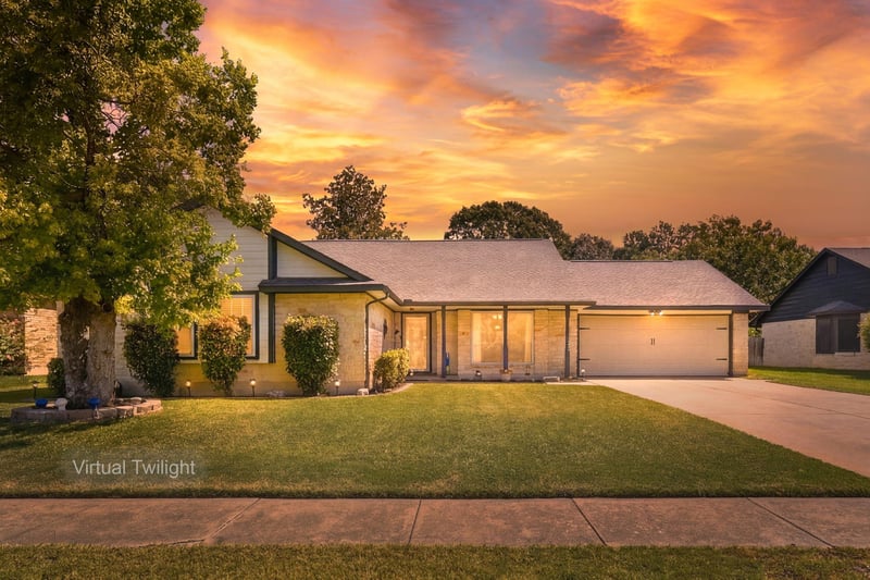 Virtual tour of 602 Applewood DR