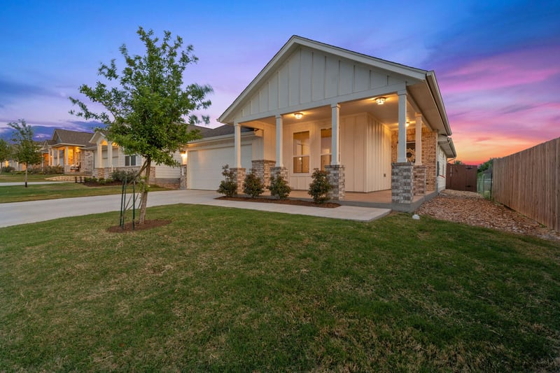 Virtual tour of 6026 Marsh Ln
