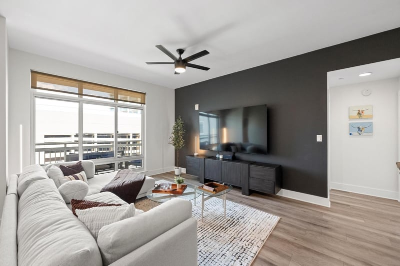 Virtual tour of 603 Davis ST Unit #1002