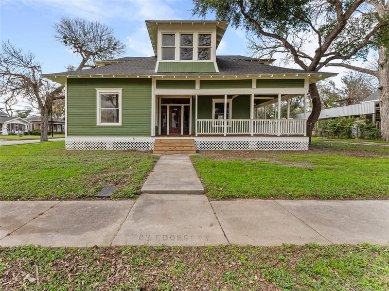 Virtual tour of 603 Saint Francis ST