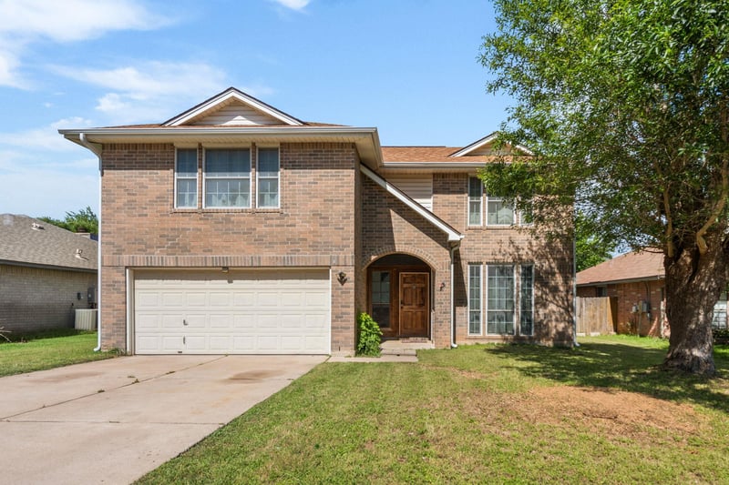 Virtual tour of 604 Battlecreek LN