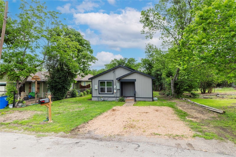 Virtual tour of 604 Burkett ST