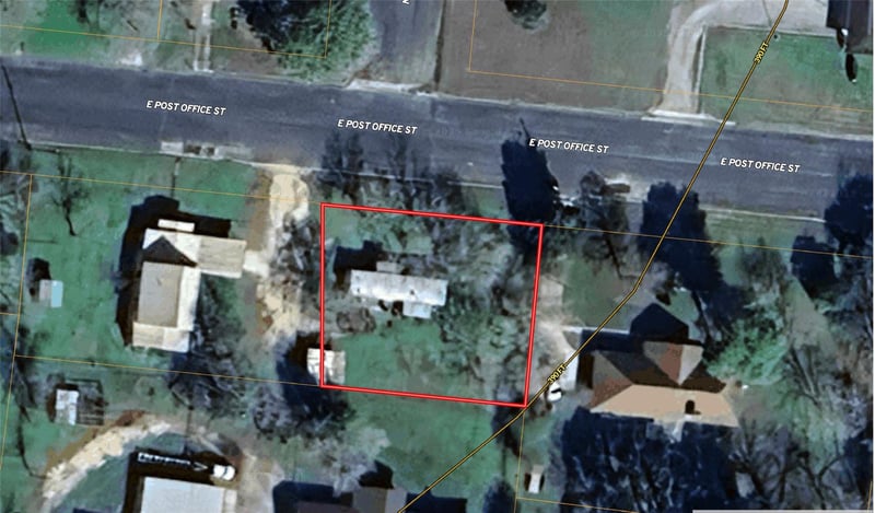 Virtual tour of 604 E Post Office St