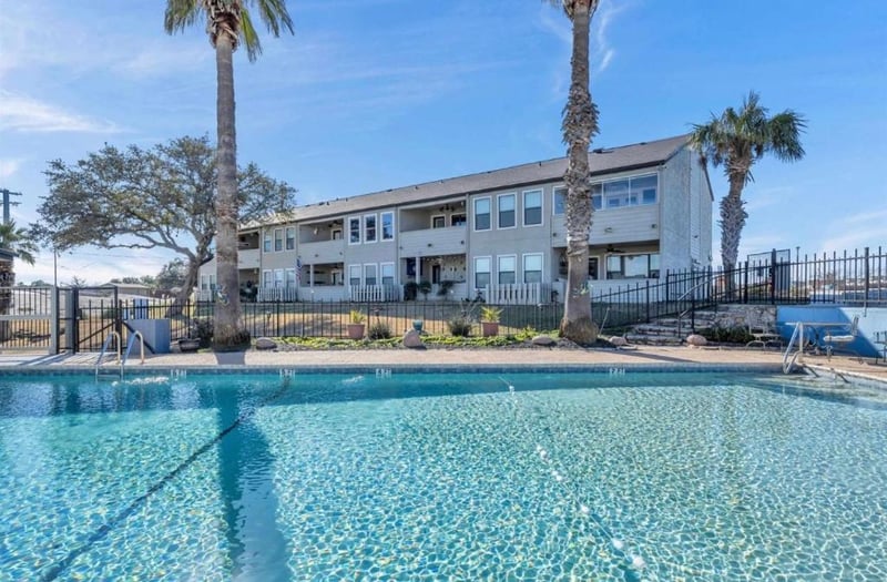 Virtual tour of 604 Highcrest Unit #213