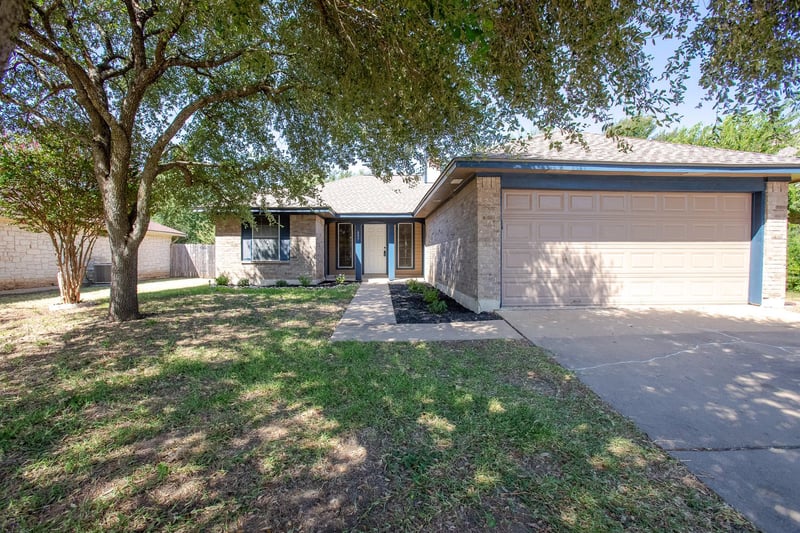 Virtual tour of 605 Clear Spring LN