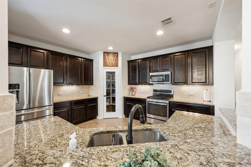Virtual tour of 605 Palmilla ST