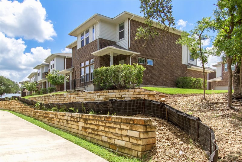 Virtual tour of 605 W South St Unit #41